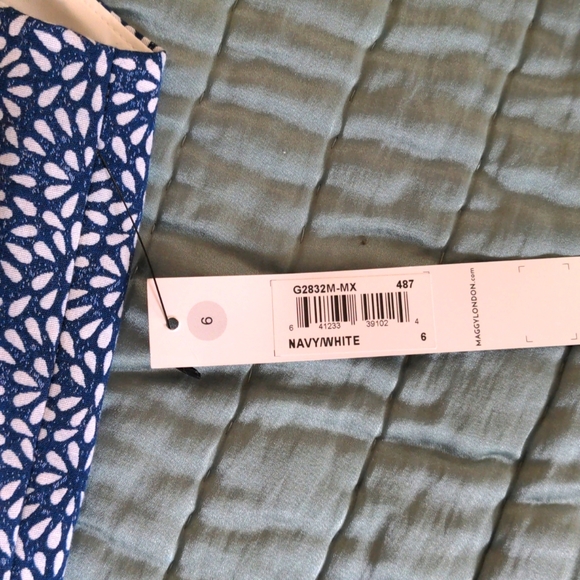 Gorgeous Navy and White Dress with Cutout Neckline Details (NWT!) - Picture 9 of 11